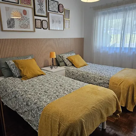 Almada Apartment *